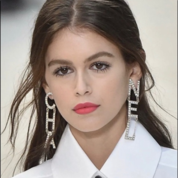 CHANEL Jewelry - FABULOUS Chanel earrings w crystals